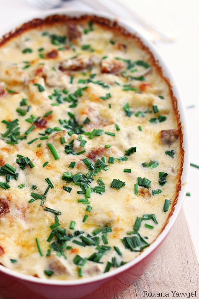 Close-up of Pioneer Woman scalloped potatoes, showcasing creamy texture and cheesy topping, perfect for a comforting meal.