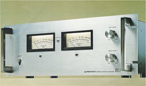 Front view of the Pioneer Spec-2 stereo power amplifier, showcasing its rack-mountable design and peak level meters.